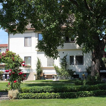 Ferienwohnung Und Gaestezimmer Korb Krumpendorf Bagian luar foto