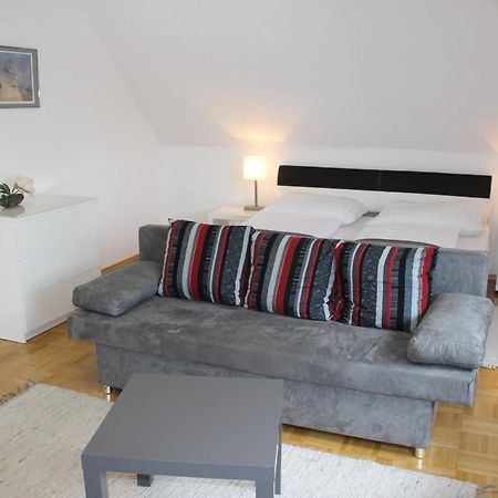 Ferienwohnung Und Gaestezimmer Korb Krumpendorf Bagian luar foto
