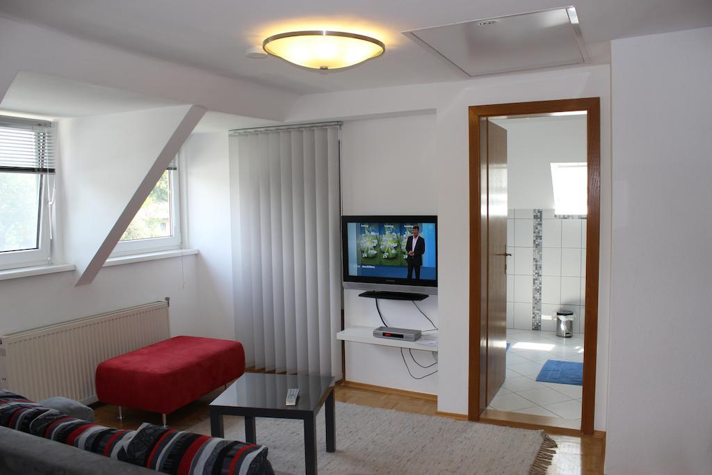 Ferienwohnung Und Gaestezimmer Korb Krumpendorf Ruang foto